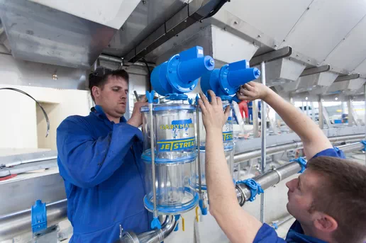 Reactive Cleaning System for Milking Equipment